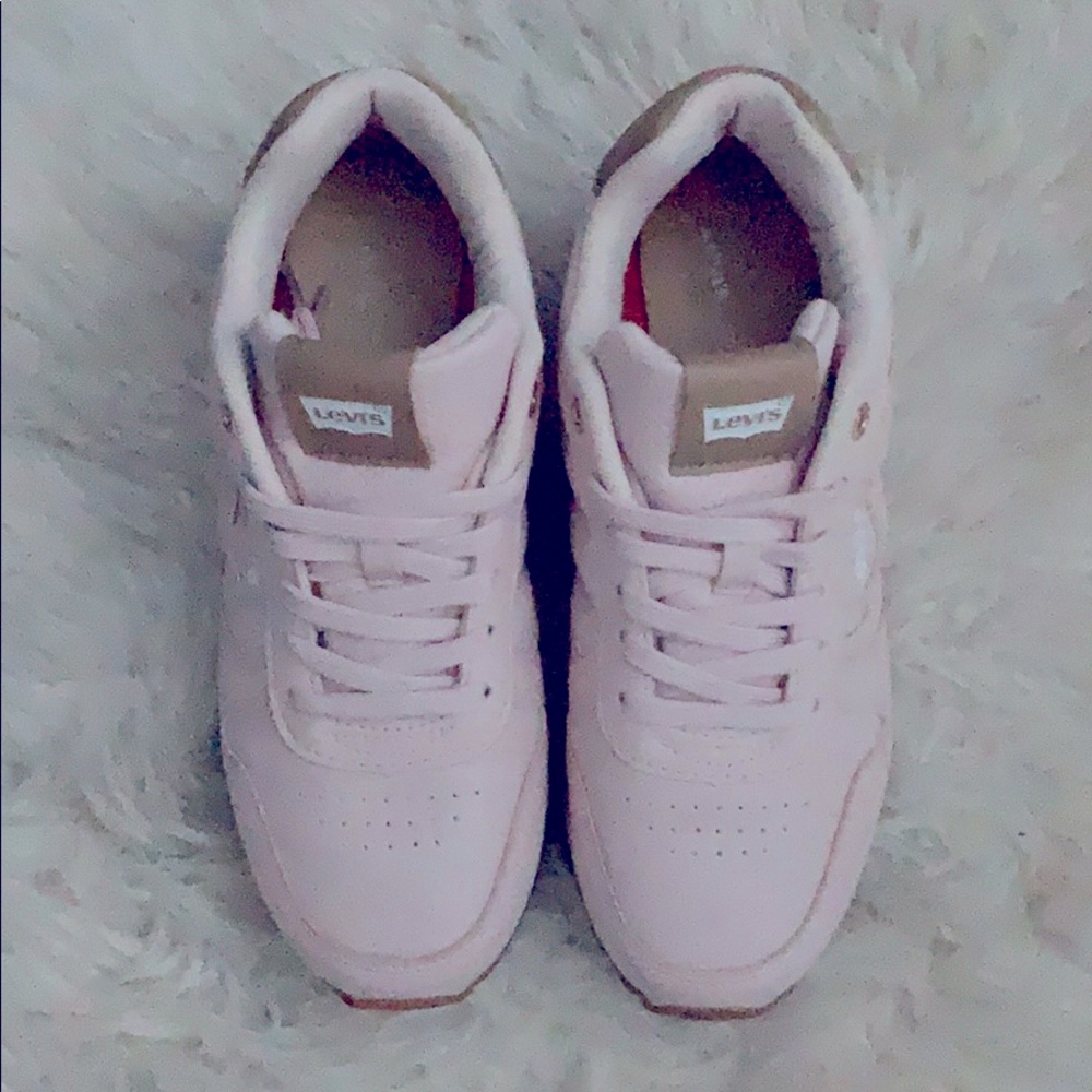 Women’s Light Pink Levi’s Sneaker